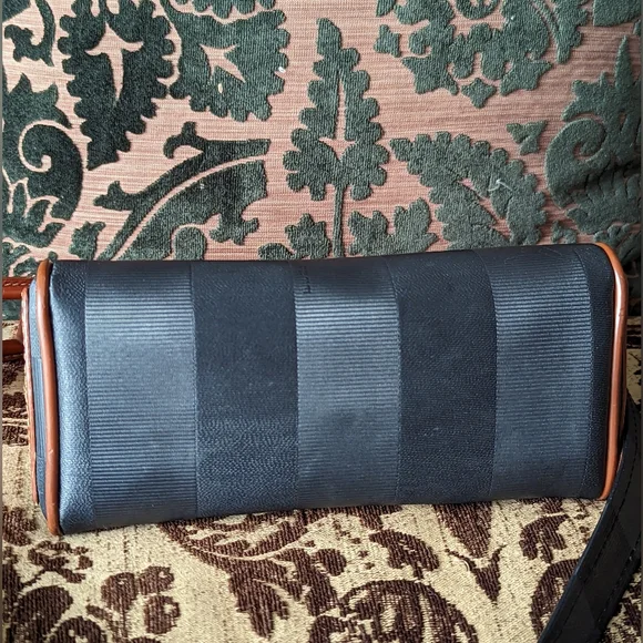 🛑TRADED🛑 1980s💯💎FENDI JANUS💎✨💎VINTAGE PEQUIN CROSSBODY BAG - Picture 8 of 16